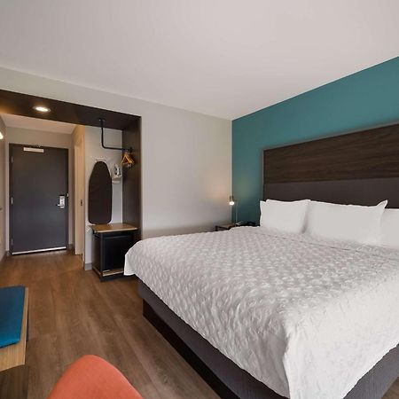 Tru By Hilton Novi Detroit Hotel Exterior photo