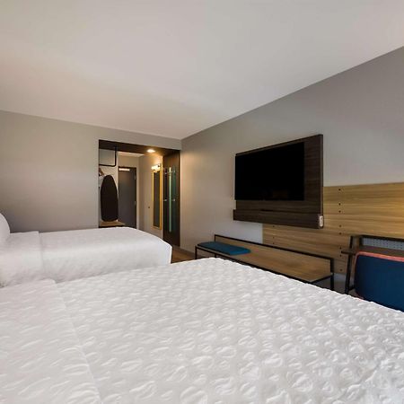 Tru By Hilton Novi Detroit Hotel Exterior photo