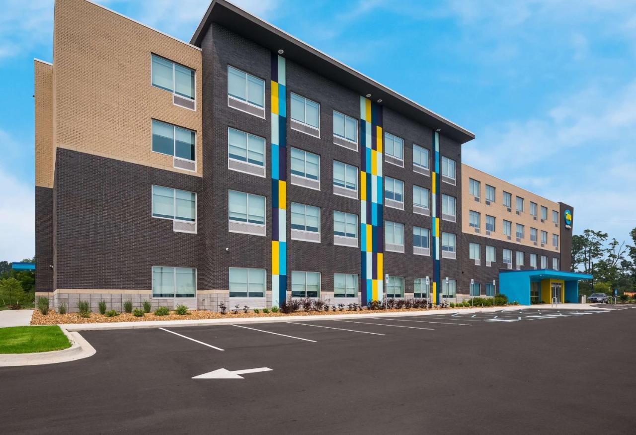 Tru By Hilton Novi Detroit Hotel Exterior photo