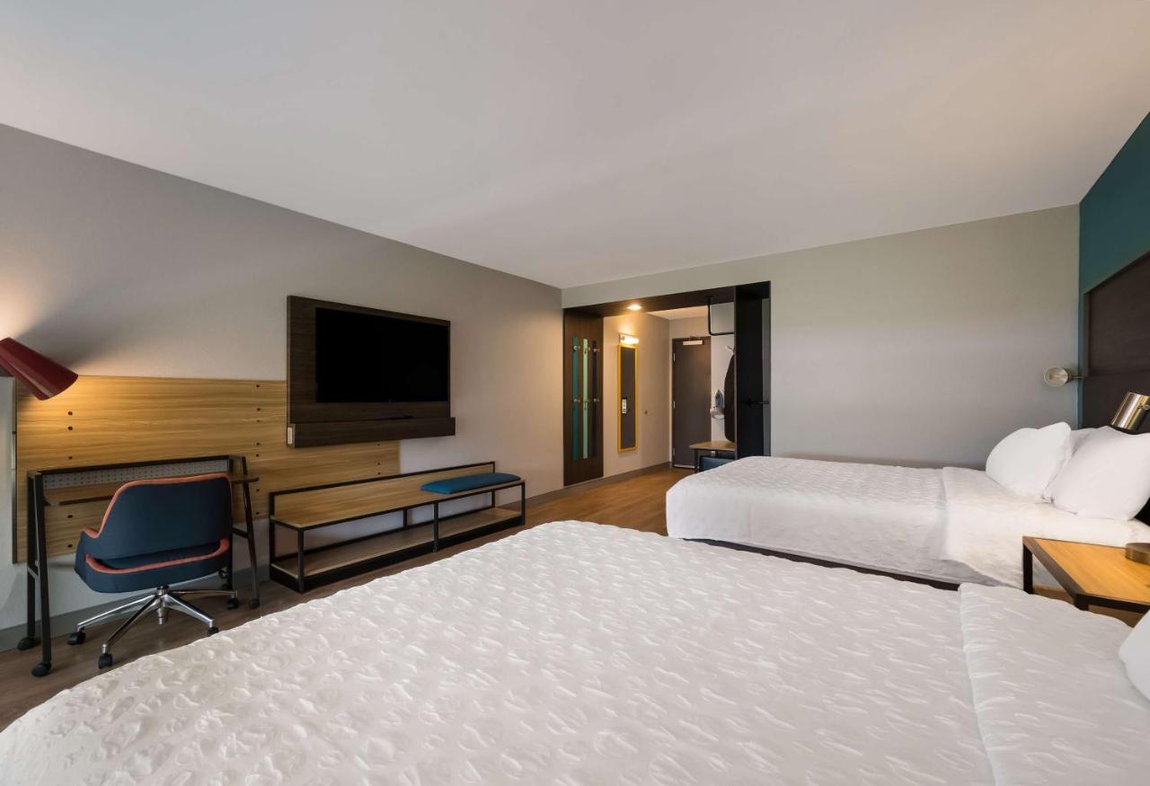 Tru By Hilton Novi Detroit Hotel Exterior photo