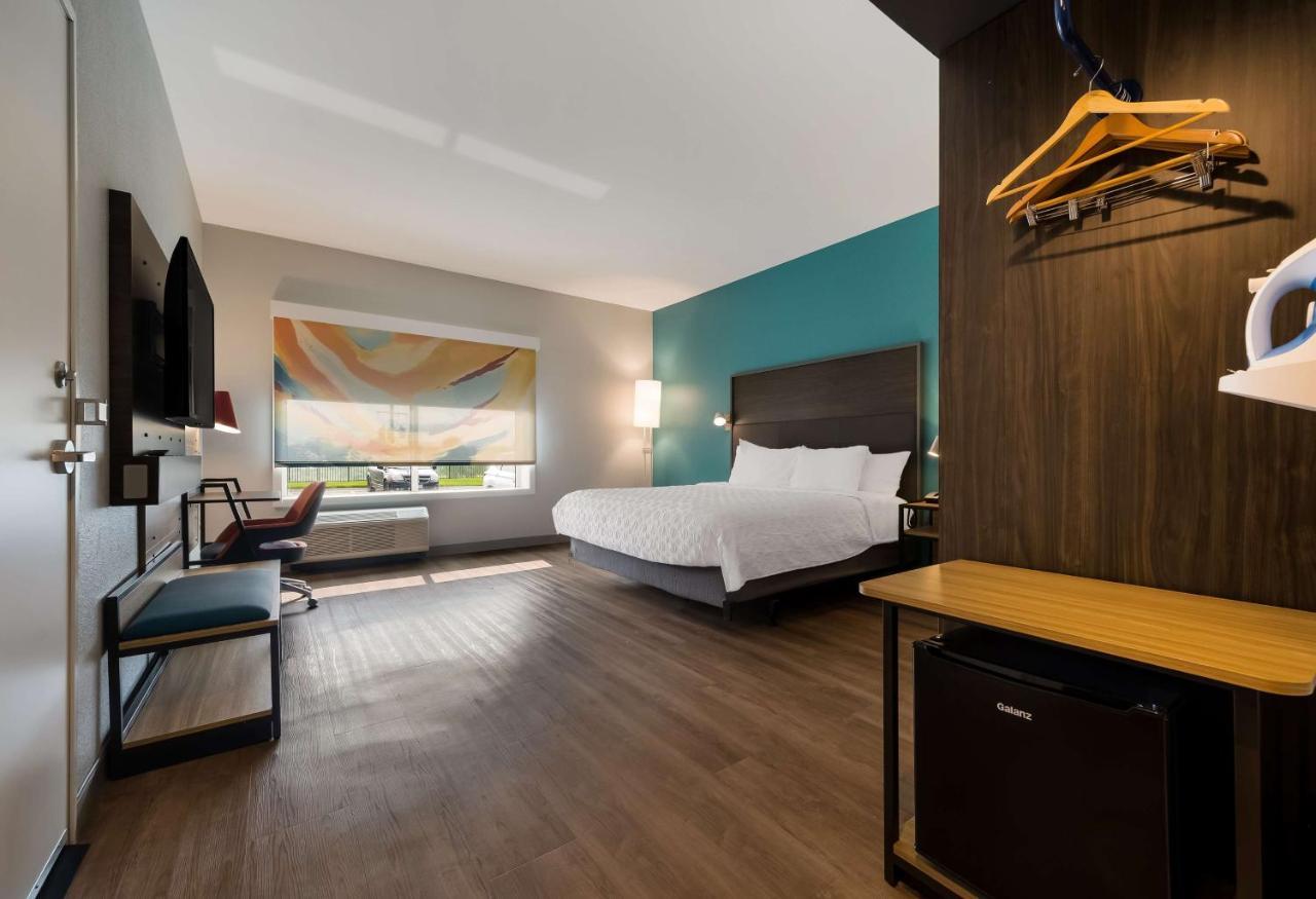 Tru By Hilton Novi Detroit Hotel Exterior photo