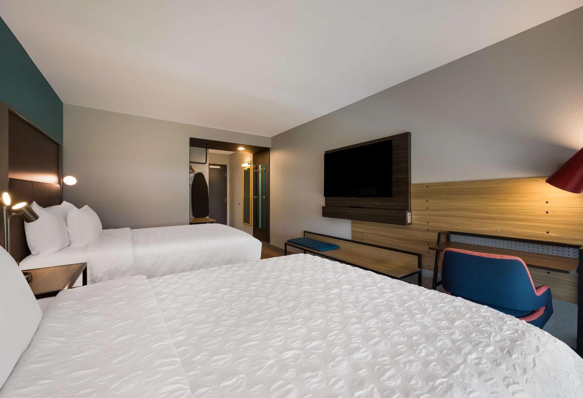 Tru By Hilton Novi Detroit Hotel Exterior photo